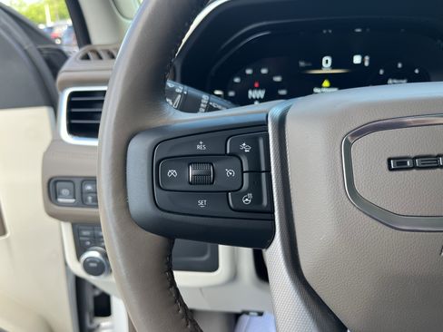 Used 2022 GMC Yukon Denali AWD/4WD image 13