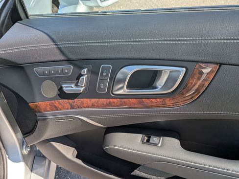 Used 2013 Mercedes-Benz SL 550 image 31