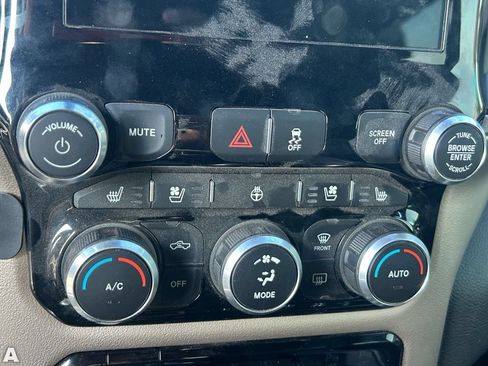 Used 2019 RAM 2500 Laramie AWD/4WD image 6