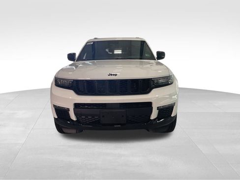 Used 2025 Jeep Grand Cherokee L Limited w/ Black Appearance Package image 6