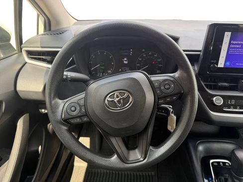 Used 2025 Toyota Corolla LE FWD image 18