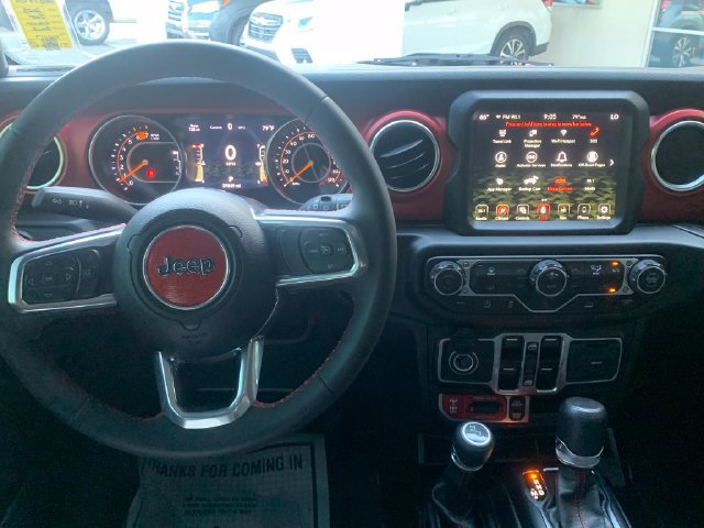 Used 2023 Jeep Wrangler Unlimited Rubicon AWD/4WD image 14