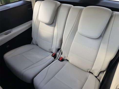 Used 2025 Mercedes-Benz GLS 450 4MATIC image 18