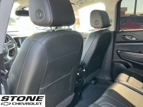 Certified 2023 GMC Acadia SLT image 22