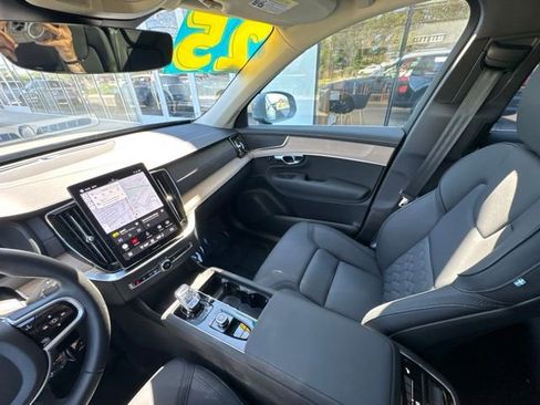 Certified 2025 Volvo XC90 B6 Plus AWD/4WD image 22