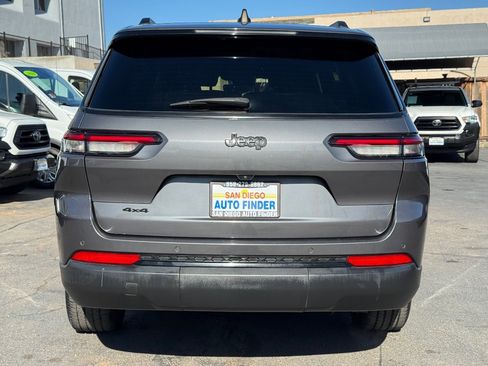 Used 2023 Jeep Grand Cherokee L Laredo image 12