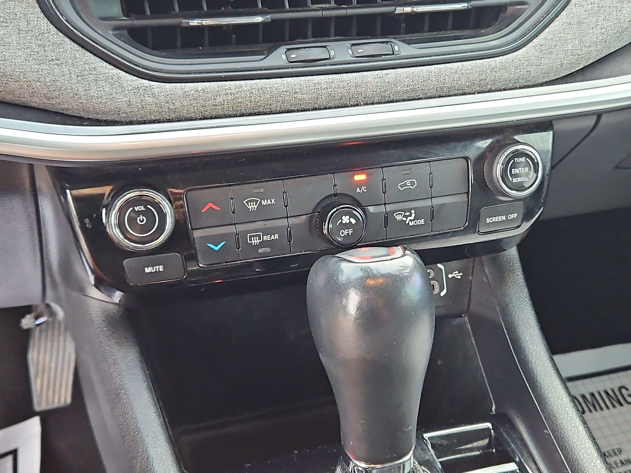 Used 2022 Jeep Compass Latitude FWD image 21