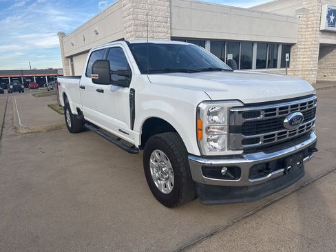 Certified 2023 Ford F250 XLT w/ FX4 Off-Road Package image 3