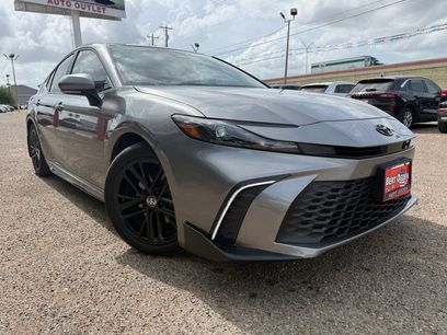 Used 2025 Toyota Camry SE w/ Convenience Package