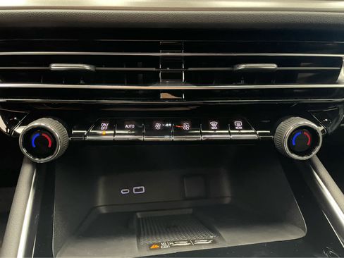 New 2027 Chevrolet Traverse LT w/ Driver Confidence Package AWD/4WD image 6