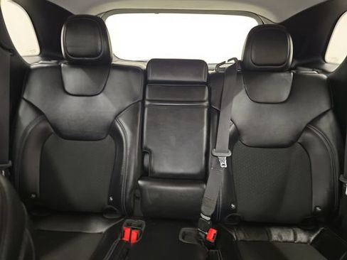 Used 2019 Jeep Cherokee Latitude Plus FWD image 20
