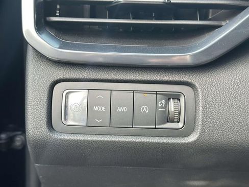 Used 2024 GMC Acadia AT4 w/ Luxury Package image 30