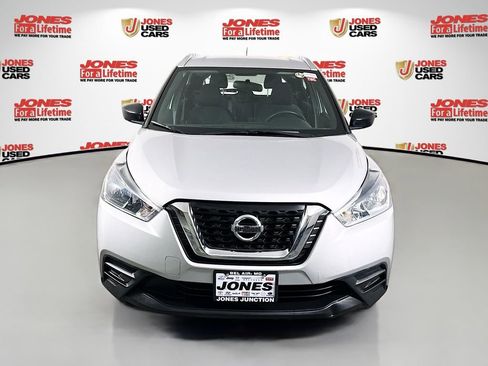 Used 2019 Nissan Kicks S image 10