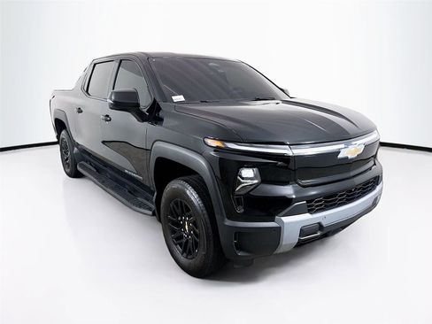 Used 2025 Chevrolet Silverado EV LT image 13