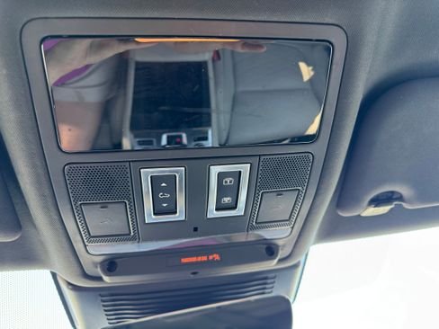 Used 2022 Jaguar F-PACE S image 9