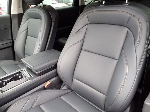 New 2026 Lincoln Nautilus Premier image 8