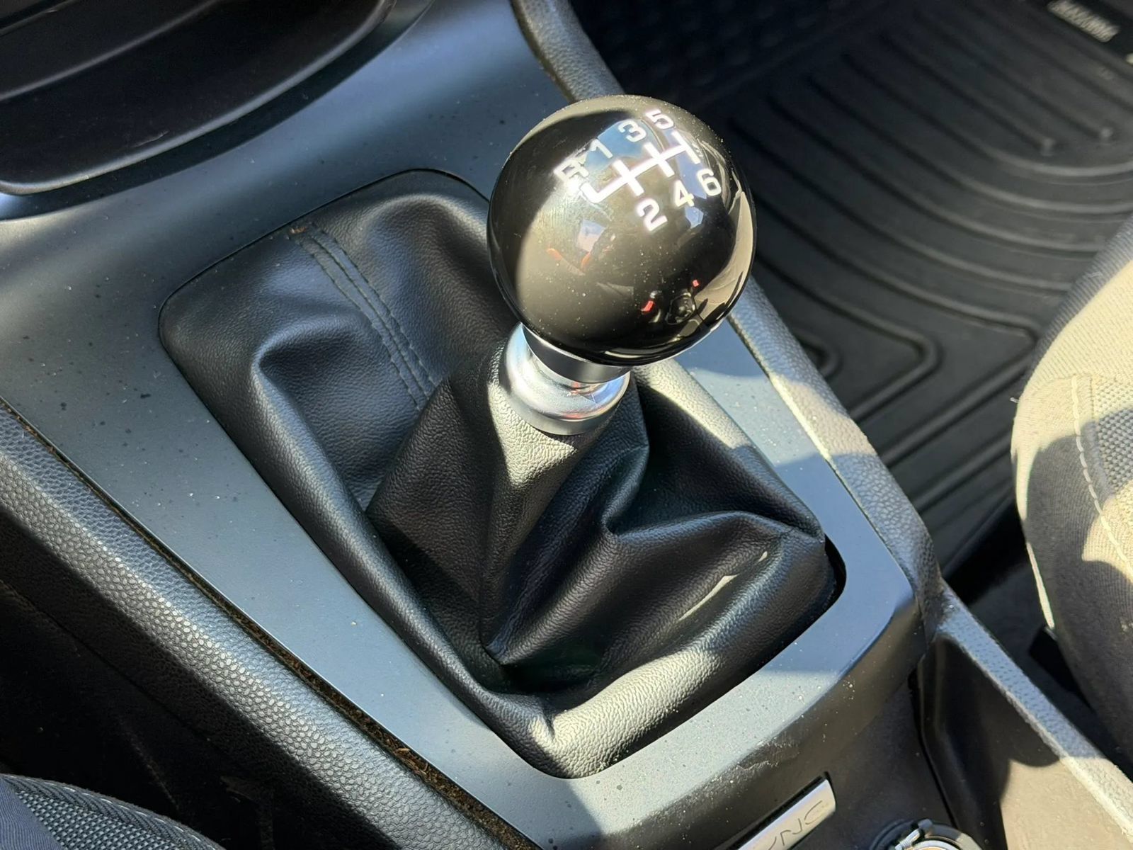 Used 2018 Ford Fiesta ST FWD image 19
