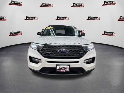 Used 2024 Ford Explorer XLT w/ Equipment Group 202A image 2
