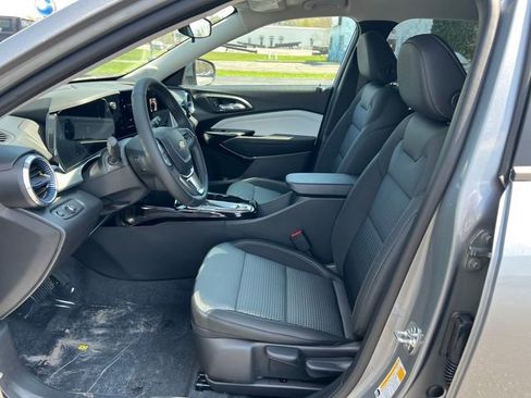 New 2026 Chevrolet Trax LT FWD image 3
