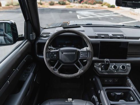 Used 2024 Land Rover Defender 110 V8 image 17