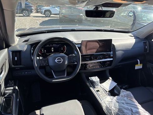 New 2026 Nissan Pathfinder SL w/ SL Premium Package image 6