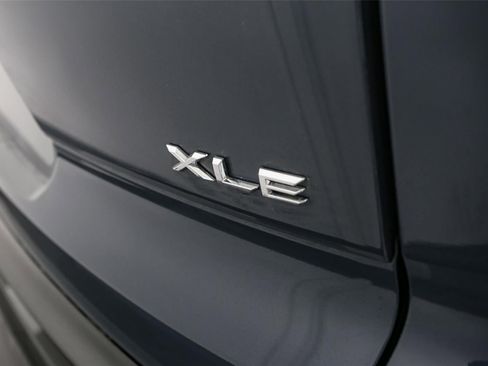 New 2025 Toyota Crown Signia image 11