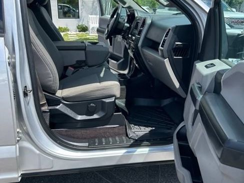 Used 2016 Ford F150 XLT RWD image 12