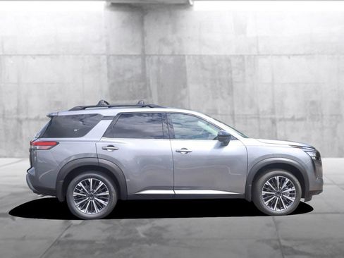 New 2026 Nissan Pathfinder Platinum w/ Cargo Package AWD/4WD image 5