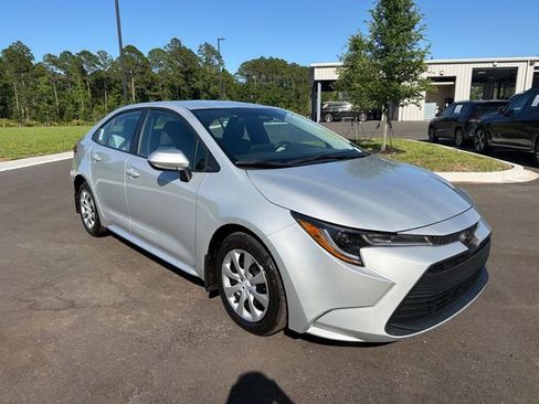 Used 2026 Toyota Corolla LE FWD image 7