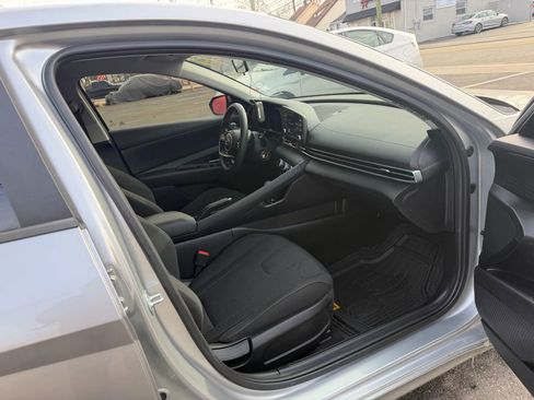 Used 2021 Hyundai Elantra SE image 26