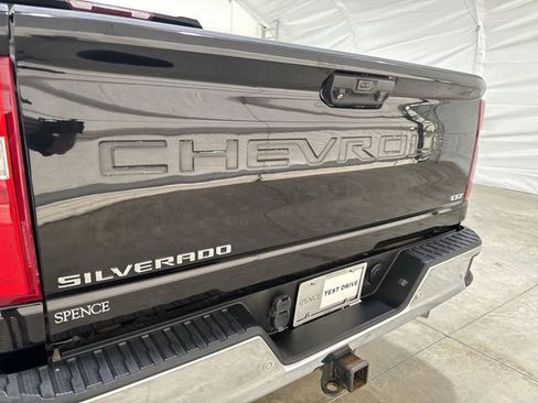 Used 2022 Chevrolet Silverado 2500 LTZ w/ LTZ Plus Package AWD/4WD image 30