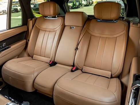 Used 2024 Land Rover Range Rover Autobiography image 25