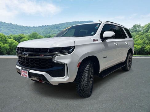 Used 2022 Chevrolet Tahoe Z71 w/ Luxury Package AWD/4WD image 26