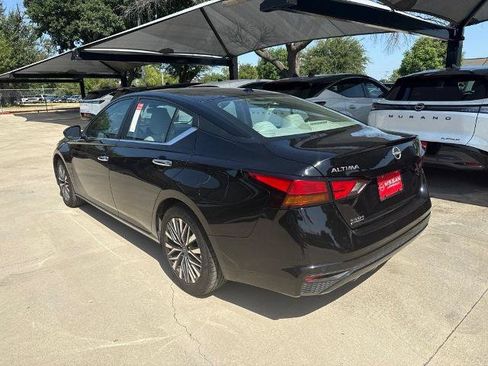 Certified 2025 Nissan Altima 2.5 SV FWD image 5