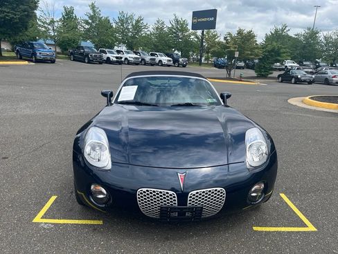 Used 2006 Pontiac Solstice Convertible w/ Premium Package RWD image 2