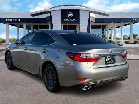 Used 2018 Lexus ES 350 w/ Navigation System Package image 5