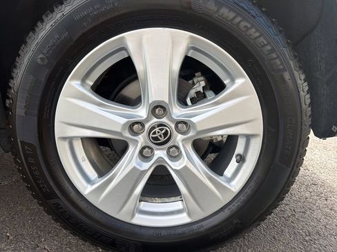 Used 2023 Toyota RAV4 XLE AWD/4WD image 52