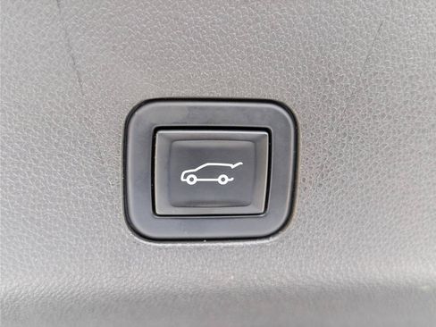 Used 2023 Chevrolet Tahoe High Country w/ Advanced Technology Package AWD/4WD image 17