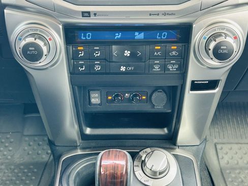 Used 2019 Toyota 4Runner Limited AWD/4WD image 18