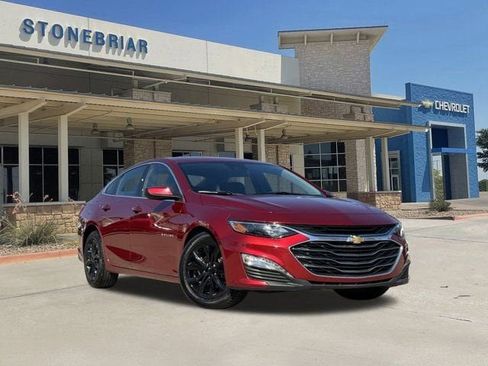 Used 2024 Chevrolet Malibu LT image 2