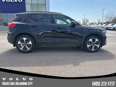 Used 2023 Volvo XC40 B5 Plus w/ Driver Assist Package image 5