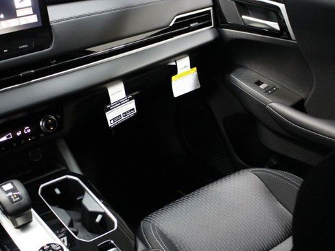 New 2025 Mitsubishi Outlander ES image 22