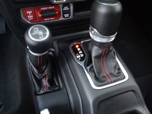 Used 2022 Jeep Gladiator Rubicon image 25