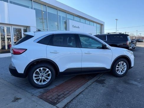 Used 2020 Ford Escape SE image 6