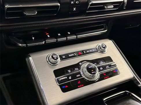 Used 2023 Lincoln Aviator AWD w/ Premium Package image 29