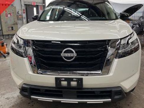 Certified 2024 Nissan Pathfinder SL AWD/4WD image 2