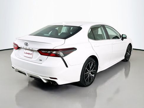 Used 2022 Toyota Camry SE FWD image 7