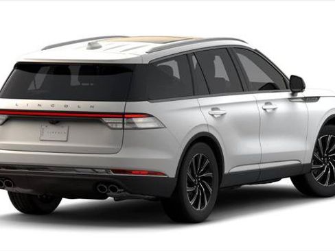New 2026 Lincoln Aviator AWD image 3