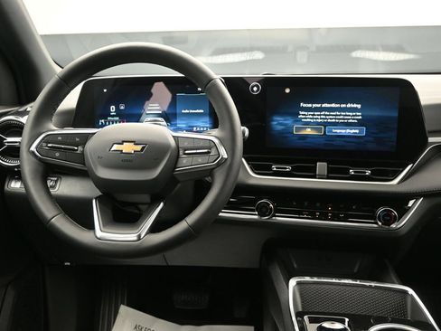 New 2026 Chevrolet Equinox LT w/ Safety and Technology Package FWD image 19