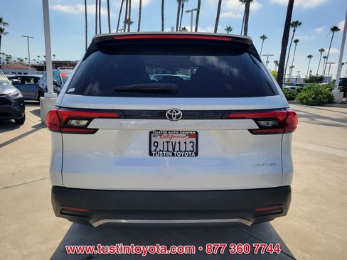 Certified 2024 Toyota Grand Highlander FWD image 5